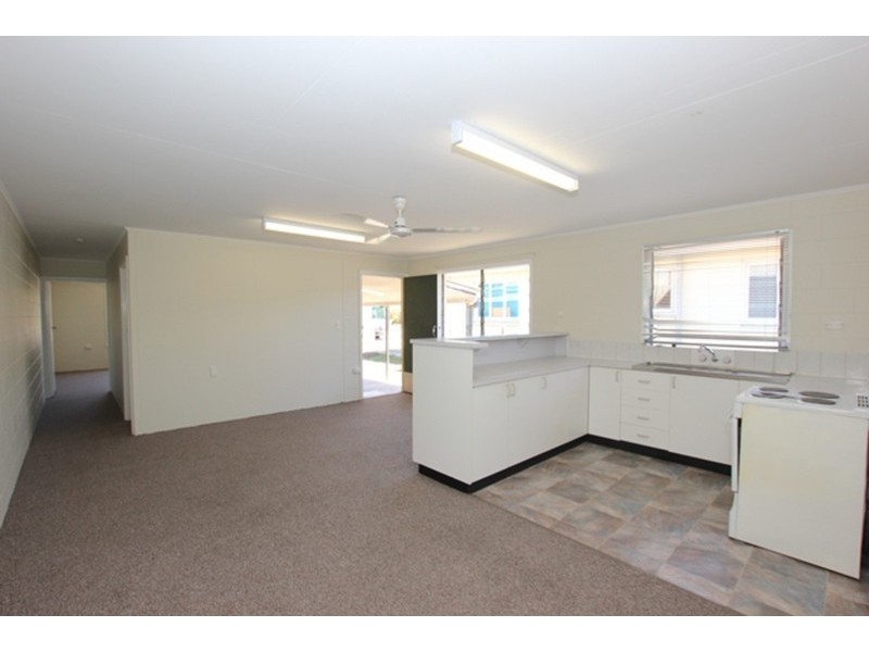 30A Earl Street, Westcourt QLD 4870