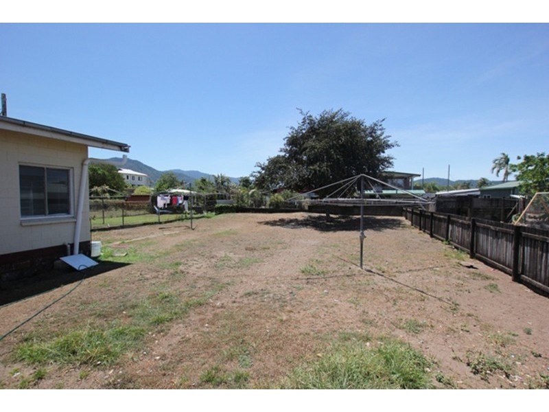 30A Earl Street, Westcourt QLD 4870