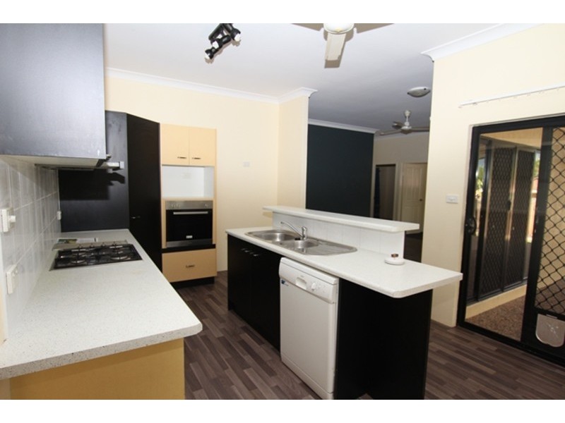 5 Thorpe Close, Bentley Park QLD 4869