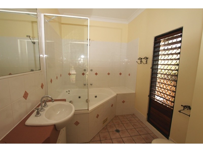 5 Thorpe Close, Bentley Park QLD 4869