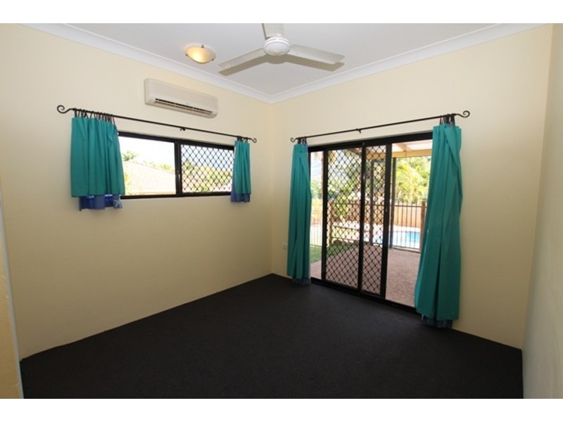 5 Thorpe Close, Bentley Park QLD 4869