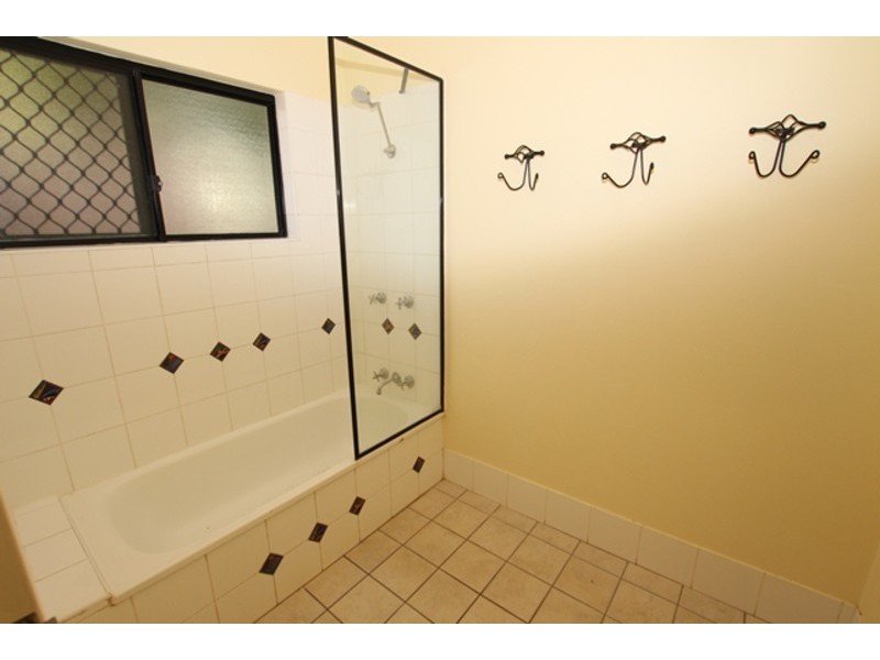 5 Thorpe Close, Bentley Park QLD 4869