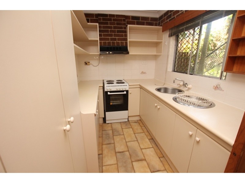 2/5 Thomas Street, Cairns North QLD 4870