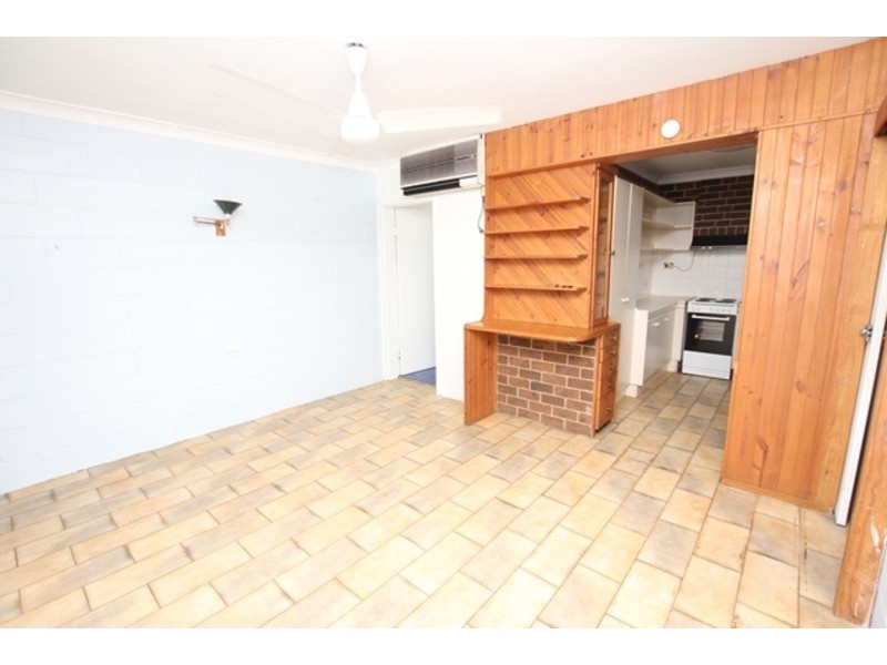 2/5 Thomas Street, Cairns North QLD 4870