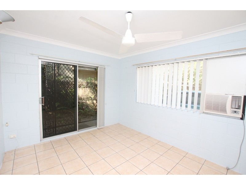2/5 Thomas Street, Cairns North QLD 4870