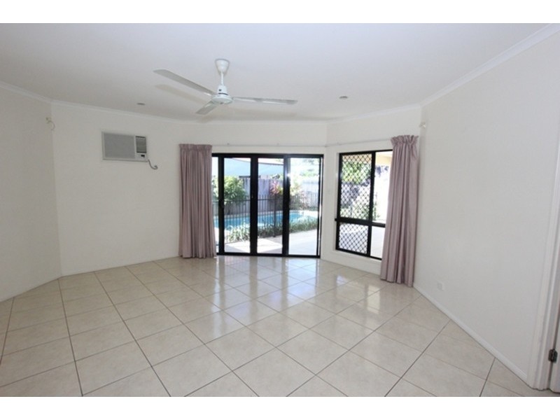 2 Greendale Close, Brinsmead QLD 4870