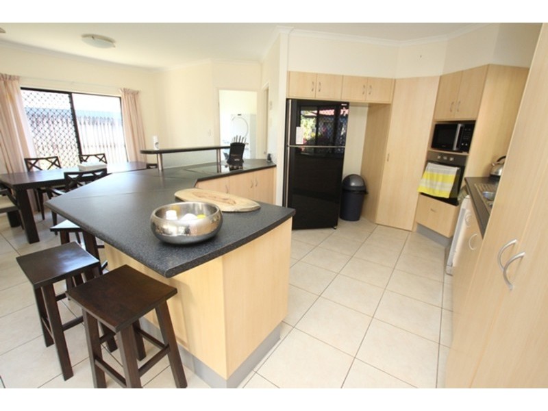 2 Greendale Close, Brinsmead QLD 4870