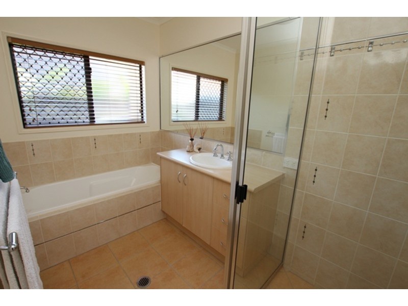 2 Greendale Close, Brinsmead QLD 4870