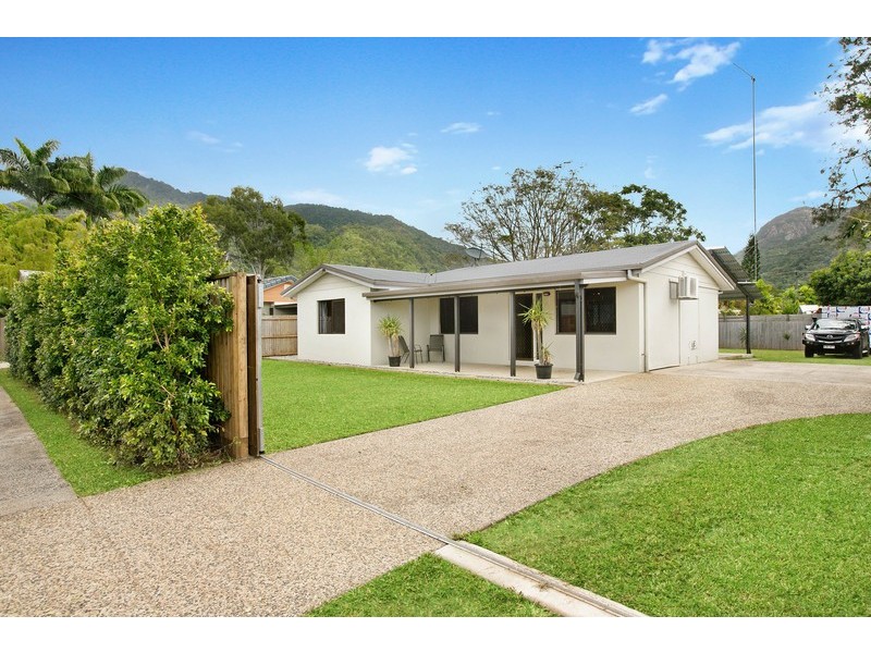 15 Impey Street, Caravonica QLD 4878