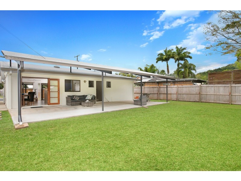 15 Impey Street, Caravonica QLD 4878