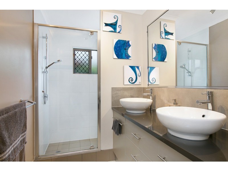 15 Impey Street, Caravonica QLD 4878