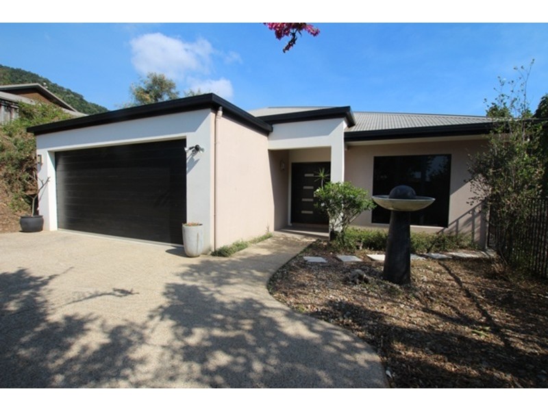 3 Ellie Banning Close, Redlynch QLD 4870