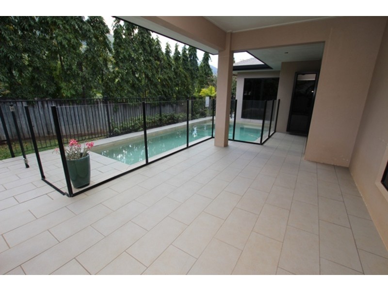 3 Ellie Banning Close, Redlynch QLD 4870
