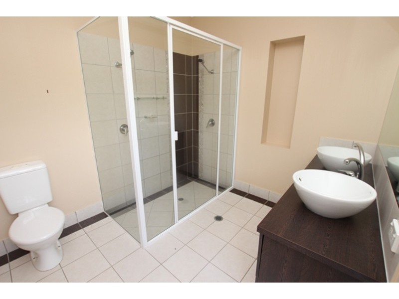 3 Ellie Banning Close, Redlynch QLD 4870
