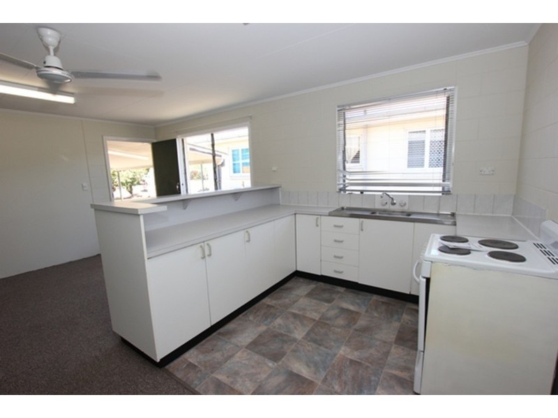30A Earl Street, Westcourt QLD 4870