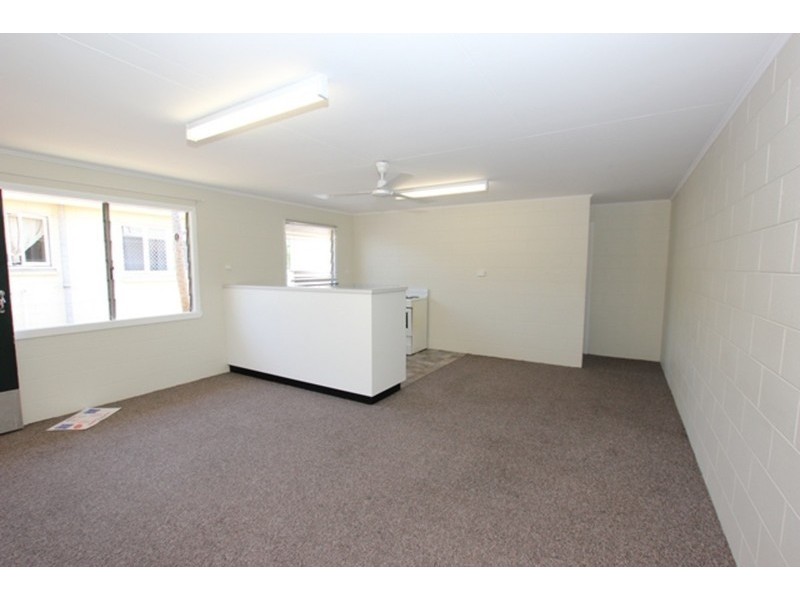 30A Earl Street, Westcourt QLD 4870