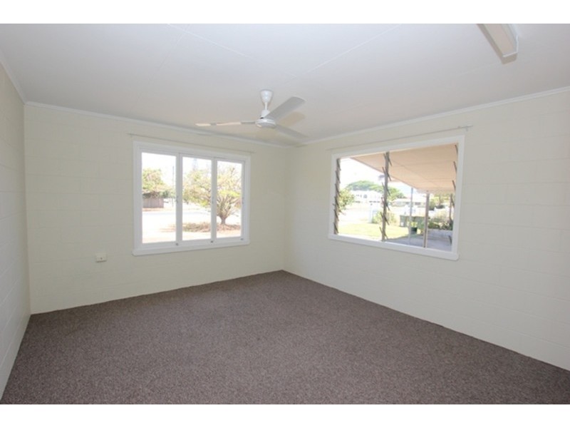 30A Earl Street, Westcourt QLD 4870