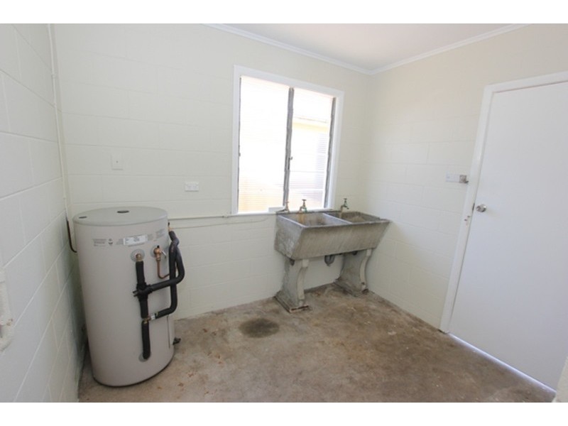 30A Earl Street, Westcourt QLD 4870