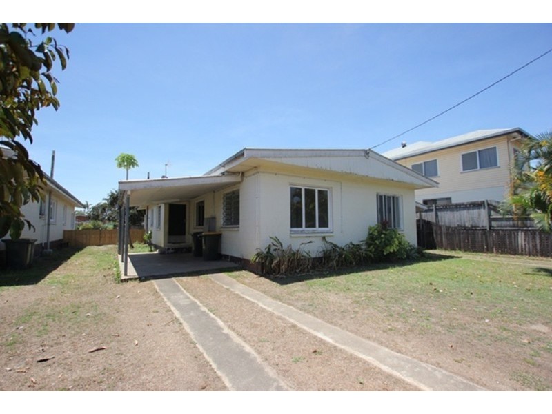 30A Earl Street, Westcourt QLD 4870