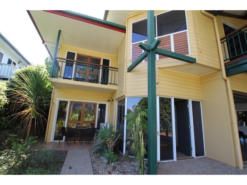 42 Benn Street, Brinsmead QLD 4870