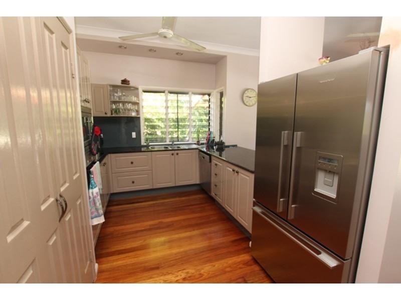 42 Benn Street, Brinsmead QLD 4870