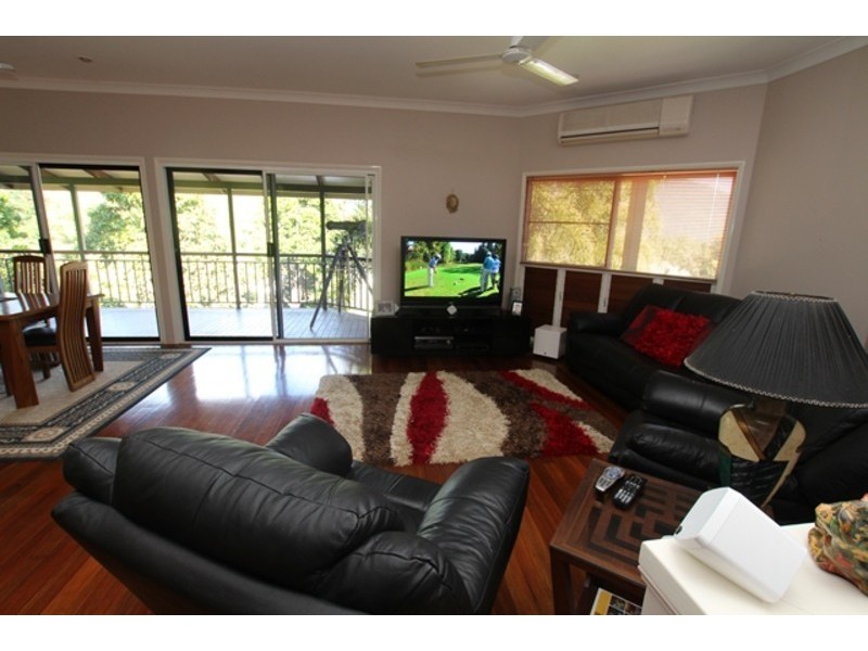 42 Benn Street, Brinsmead QLD 4870