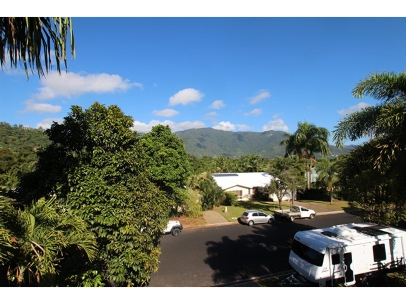 42 Benn Street, Brinsmead QLD 4870