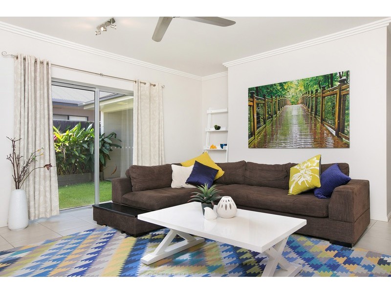 1 Rossmann Road, Smithfield QLD 4878