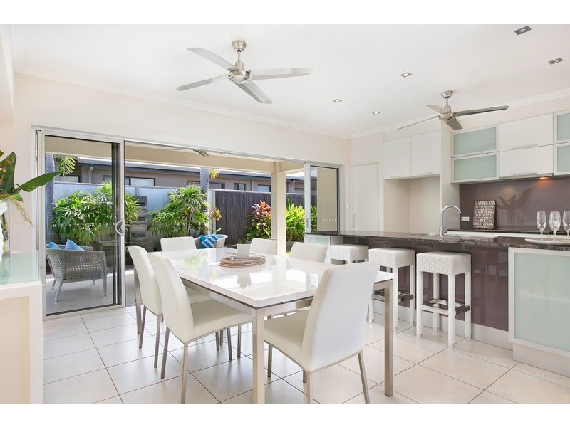 1 Rossmann Road, Smithfield QLD 4878