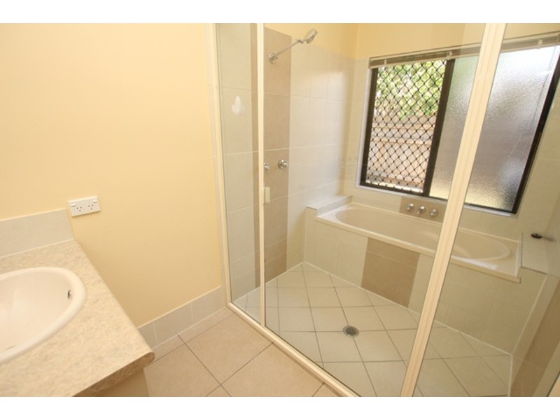18 Goldberg Close, White Rock QLD 4868