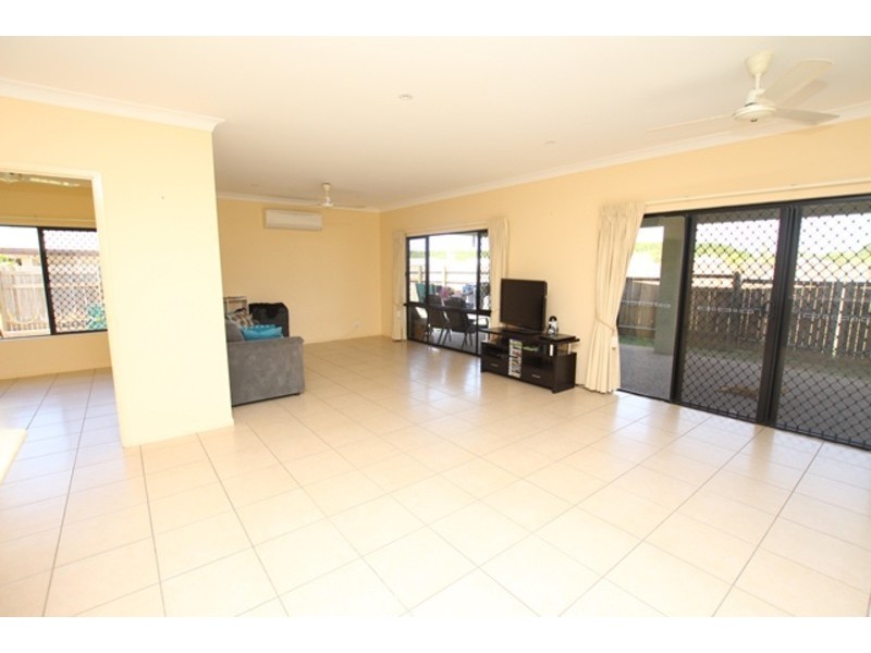 18 Goldberg Close, White Rock QLD 4868