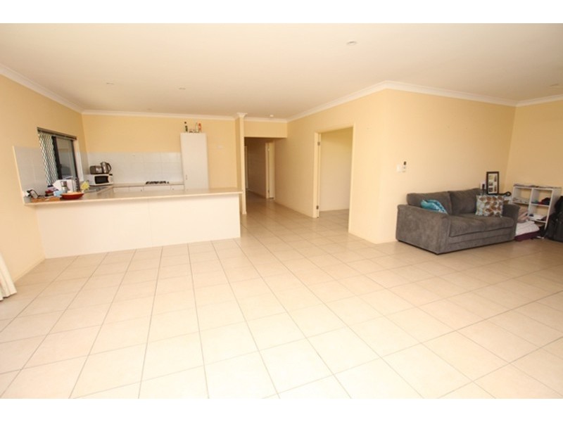18 Goldberg Close, White Rock QLD 4868