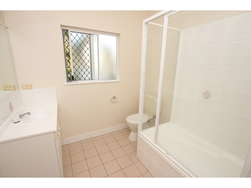 10/2 Grantala Street, Manoora QLD 4870