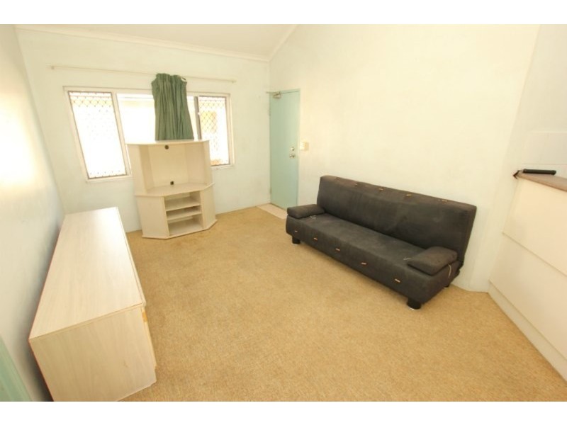 8/176 Hoare Street, Manunda QLD 4870