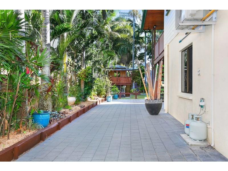 9 Rose Street, Westcourt QLD 4870