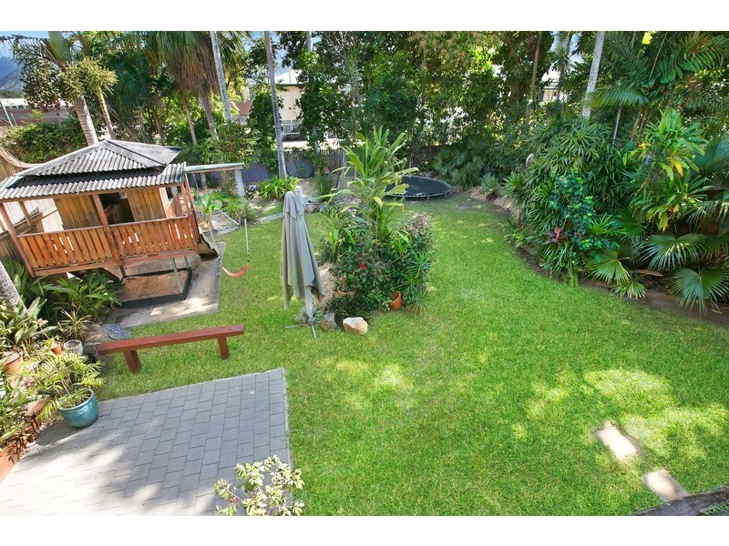 9 Rose Street, Westcourt QLD 4870