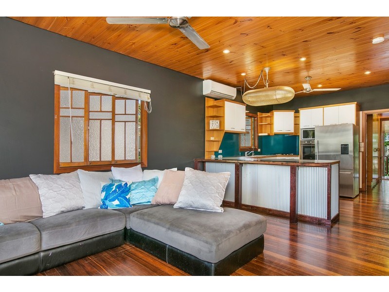 9 Rose Street, Westcourt QLD 4870