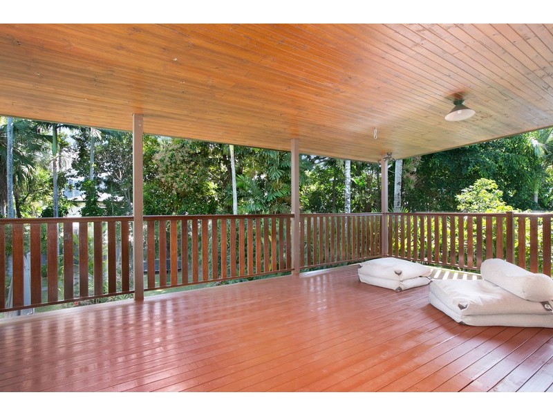 9 Rose Street, Westcourt QLD 4870