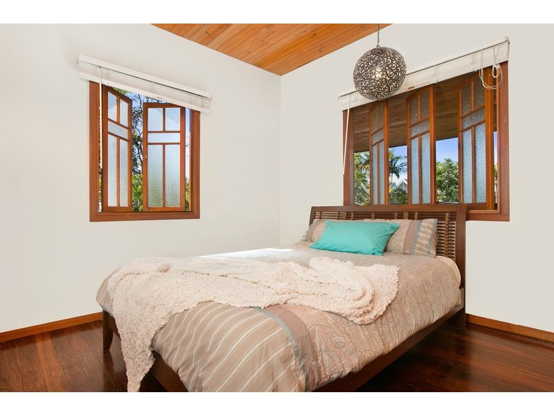 9 Rose Street, Westcourt QLD 4870