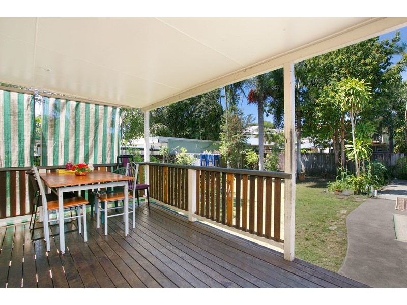 80 English Street, Manunda QLD 4870