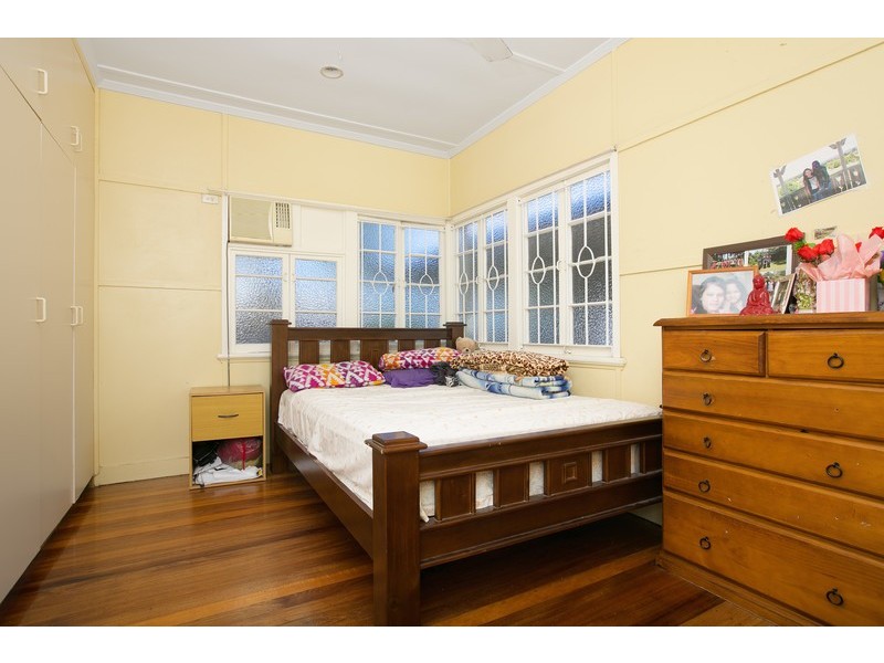 80 English Street, Manunda QLD 4870