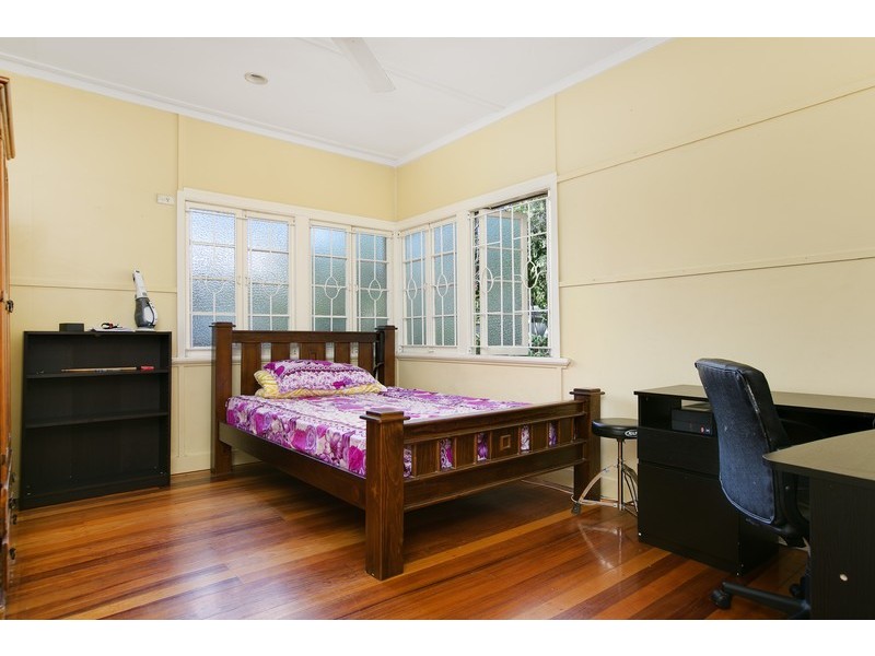 80 English Street, Manunda QLD 4870