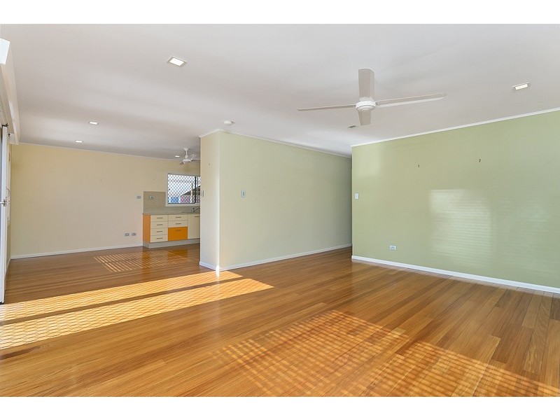 11A Creedy Street, Westcourt QLD 4870