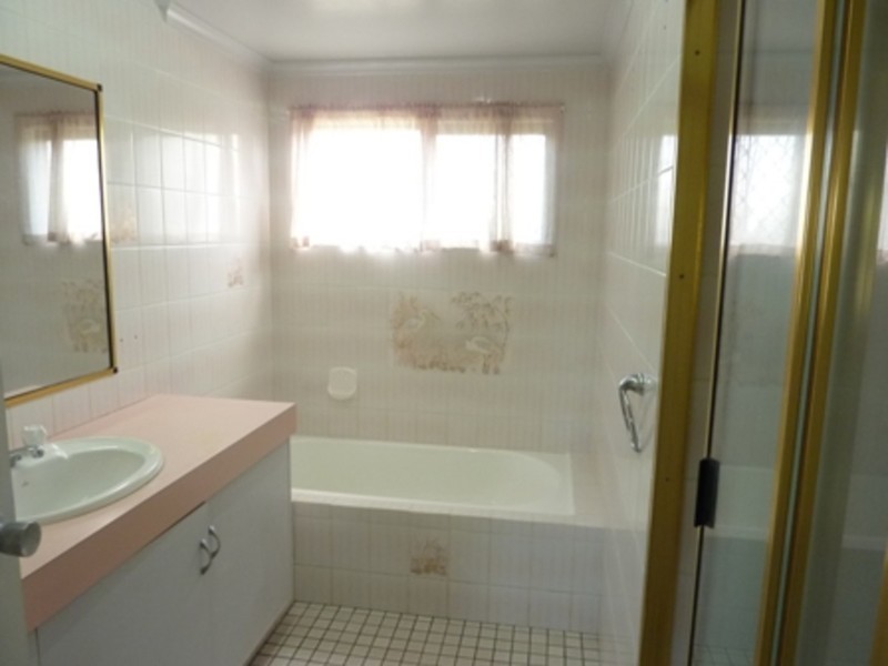 98 Dillon Street, Westcourt QLD 4870