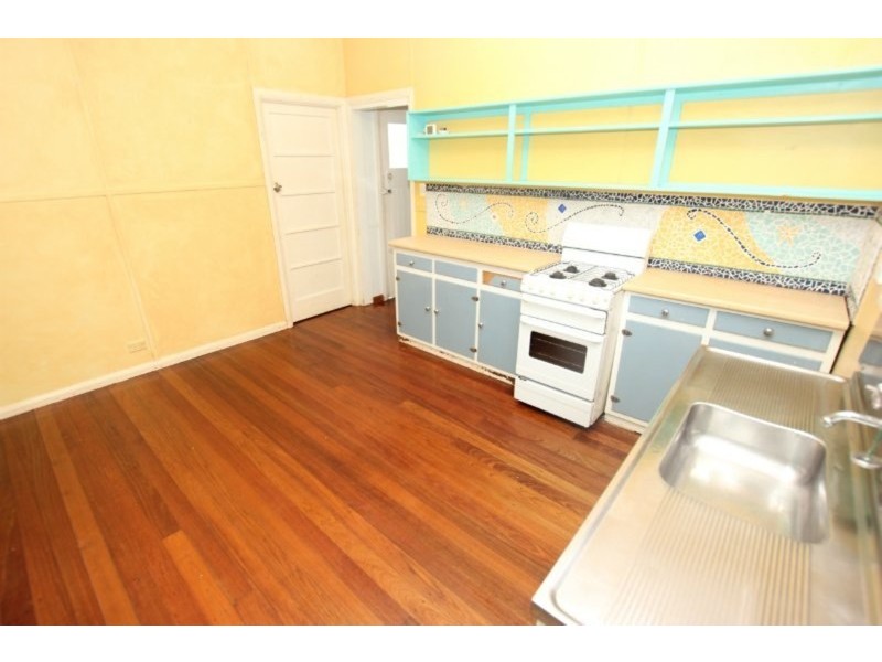 274 Aumuller Street, Westcourt QLD 4870