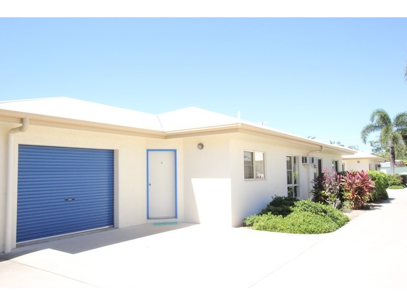 6/4 Pool Close, Woree QLD 4868
