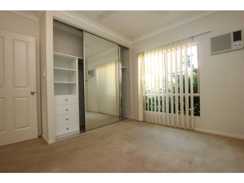 6/4 Pool Close, Woree QLD 4868
