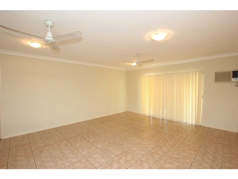 6/4 Pool Close, Woree QLD 4868