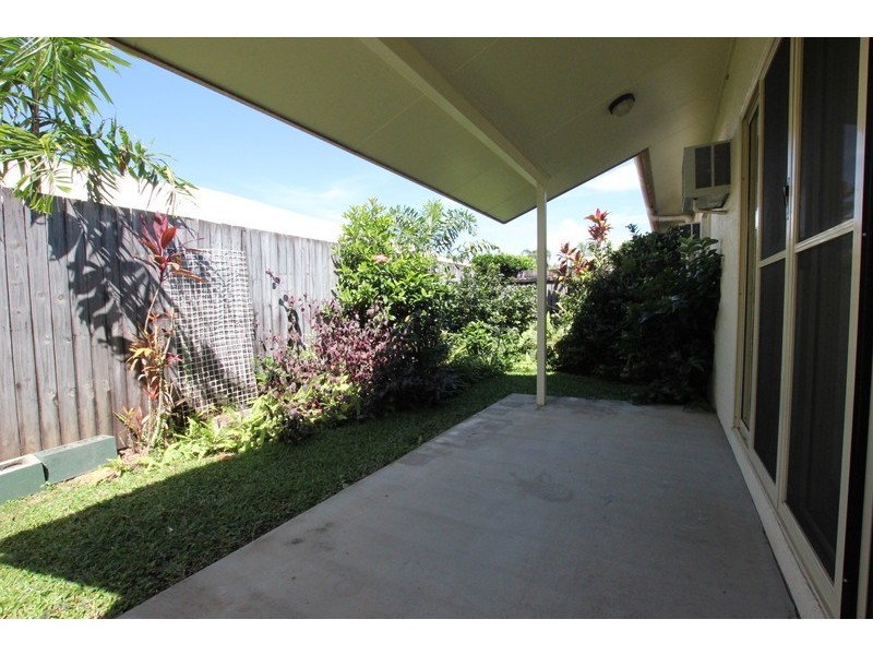 6/4 Pool Close, Woree QLD 4868