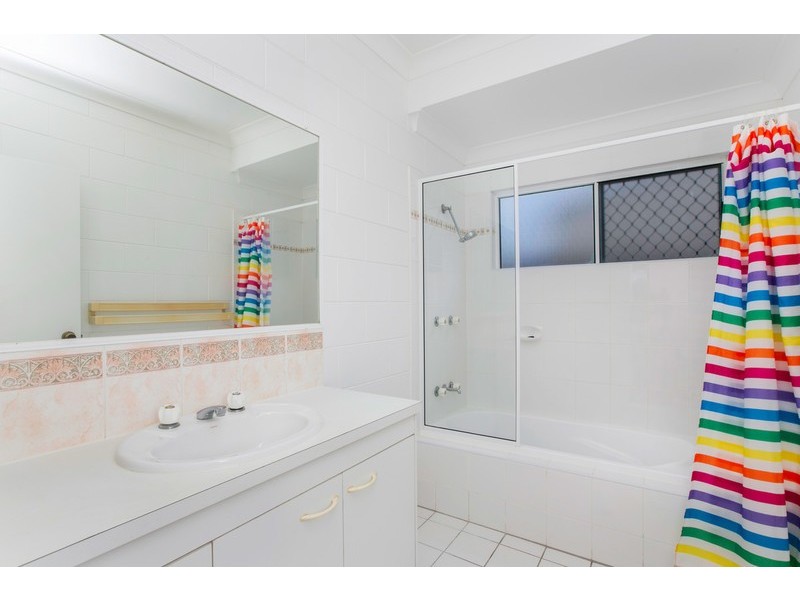 4 Sugar Glider Close, Kamerunga QLD 4870